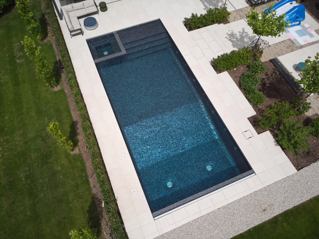 Piscina residencial Vanecot - 7011 Tender Black