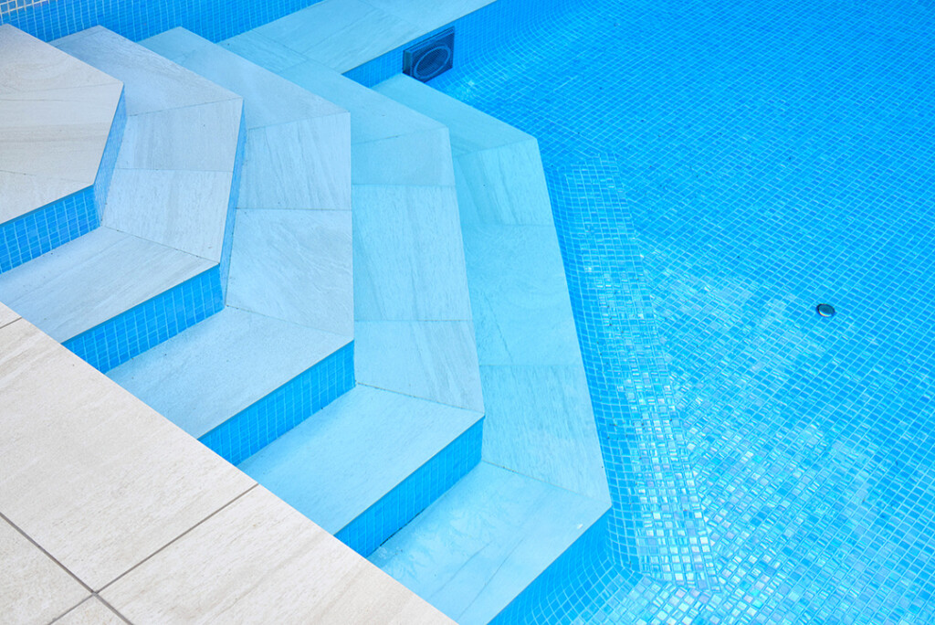 Piscina Residencial Woodham - Fusion Ligth Blue