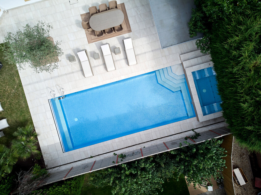 Piscina Residencial Woodham - Fusion Ligth Blue