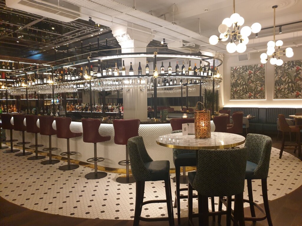 the classy bar